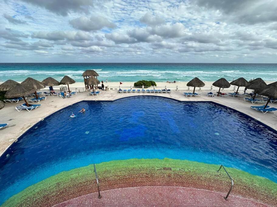Amazing Beachfront Apartment Канкун Экстерьер фото